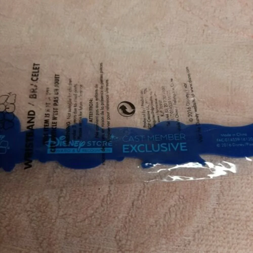 CAST MEMBER EXCLUSIVE 2016 Disney Store FINDING DORY Tsum Wristband Bracelet NEW